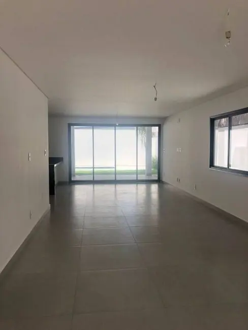 Foto 2 de Casa com 3 quartos à venda, 242m2 em Vila Costa, Taubate - SP