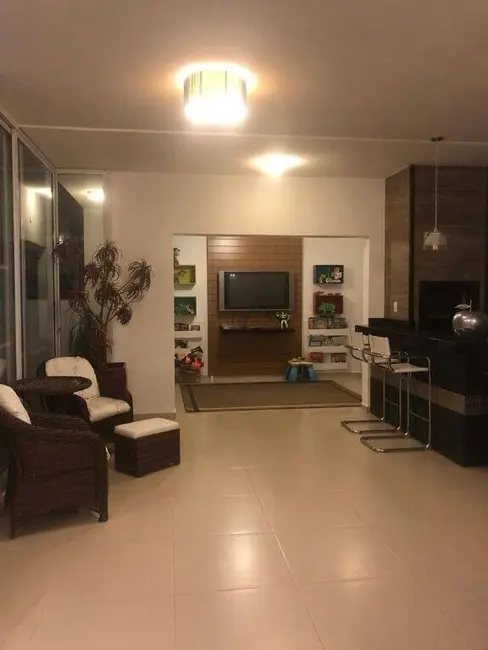 Foto 8 de Sobrado com 4 quartos à venda, 350m2 em Vila Costa, Taubate - SP