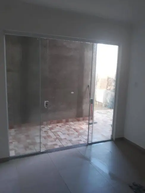 Foto 2 de Casa com 2 quartos à venda, 70m2 em Parque São Luís, Taubate - SP
