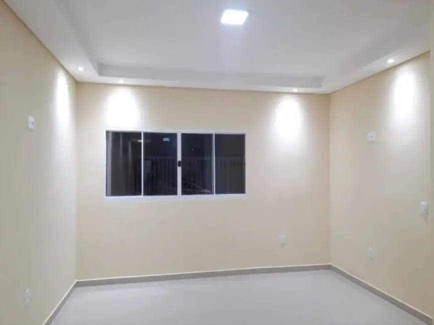 Foto 1 de Casa com 2 quartos à venda, 72m2 em Residencial Estoril, Taubate - SP