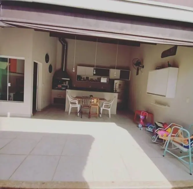 Foto 8 de Casa com 3 quartos à venda, 211m2 em Tremembe - SP