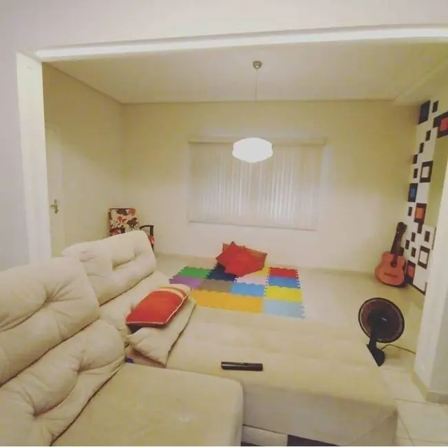 Foto 2 de Casa com 3 quartos à venda, 211m2 em Tremembe - SP
