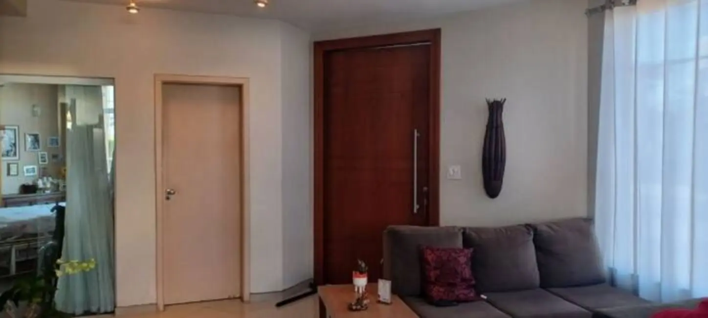 Foto 6 de Sobrado com 4 quartos à venda e para alugar, 213m2 em Tremembe - SP