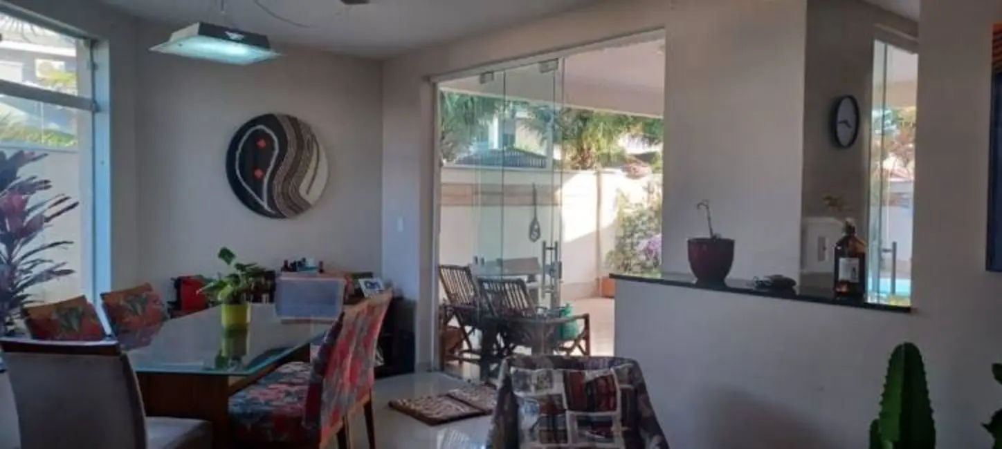 Foto 5 de Sobrado com 4 quartos à venda e para alugar, 213m2 em Tremembe - SP