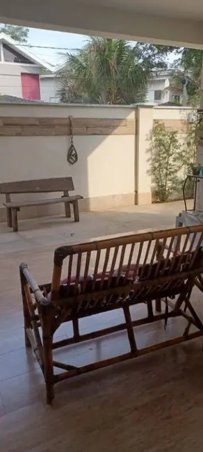 Foto 3 de Sobrado com 4 quartos à venda e para alugar, 213m2 em Tremembe - SP