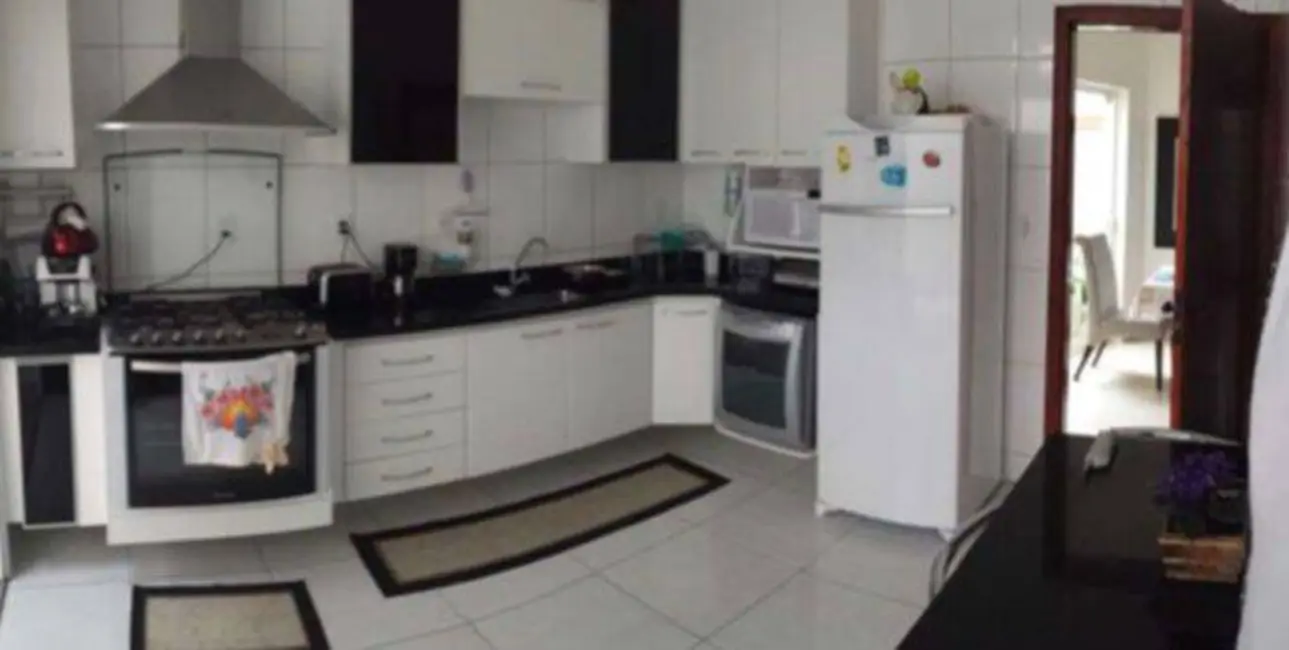 Casa com 3 quartos à venda, 230m2 em Tremembe - SP - imagem 6 Foto 6 de Casa com 3 quartos à venda, 230m2 em Tremembe - SP