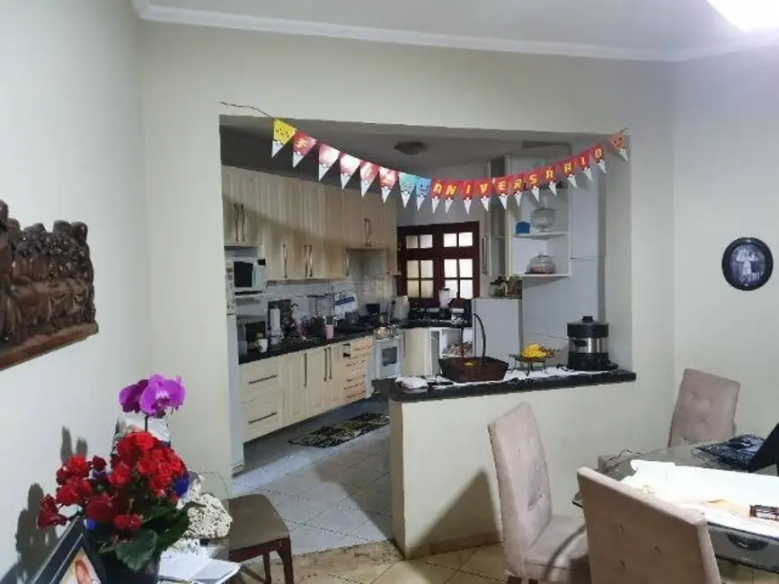 Foto 3 de Casa com 2 quartos à venda, 276m2 em Parque das Flores, Taubate - SP