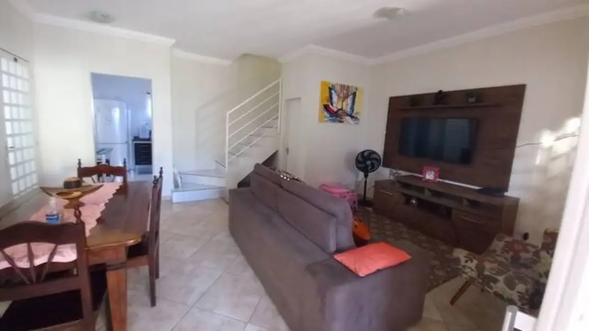 Foto 4 de Casa de Condomínio com 3 quartos à venda, 140m2 em Parque São Cristóvão, Taubate - SP