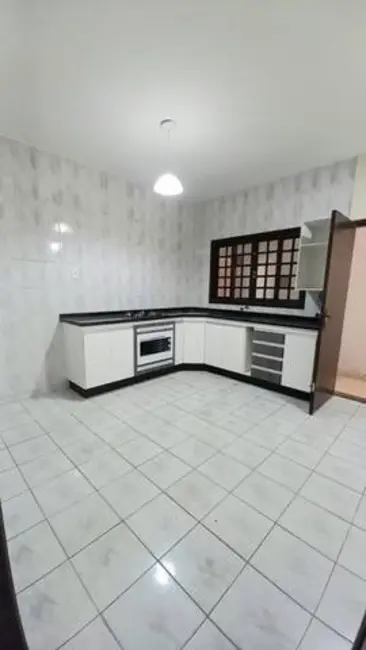 Casa com 1 quarto à venda, 250m2 em Parque São Luís, Taubate - SP - imagem 7 Foto 7 de Casa com 1 quarto à venda, 250m2 em Parque São Luís, Taubate - SP