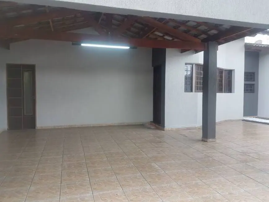 Foto 2 de Casa com 1 quarto à venda, 250m2 em Parque São Luís, Taubate - SP