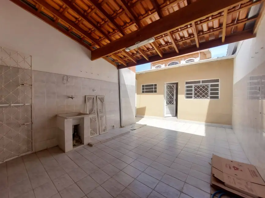 Casa com 3 quartos à venda, 250m2 em Jardim Santa Clara, Taubate - SP - imagem 9 Foto 9 de Casa com 3 quartos à venda, 250m2 em Jardim Santa Clara, Taubate - SP