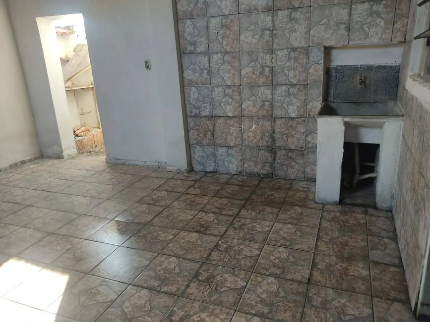 Foto 2 de Casa com 6 quartos à venda, 180m2 em Residencial Sítio Santo Antônio, Taubate - SP