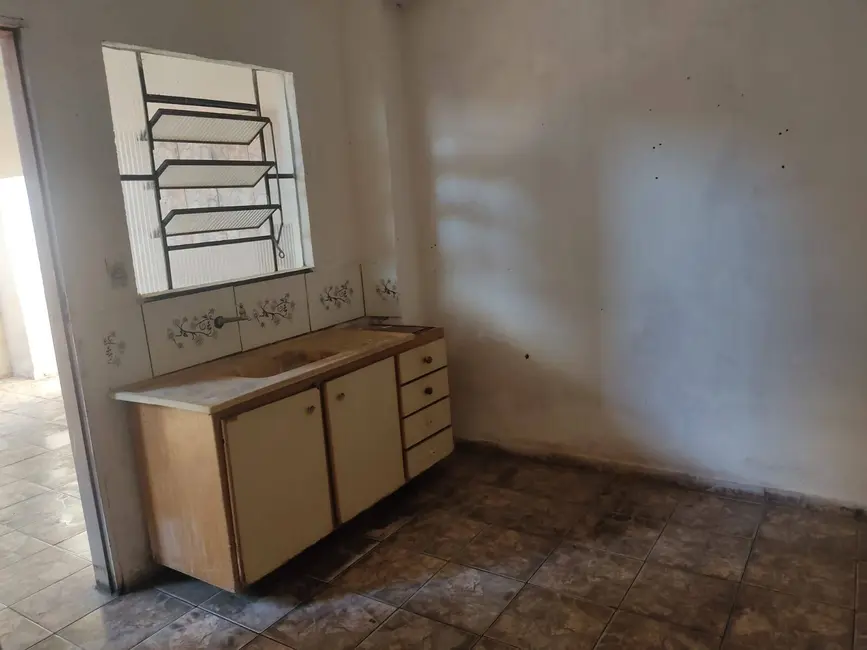 Foto 3 de Casa com 6 quartos à venda, 180m2 em Residencial Sítio Santo Antônio, Taubate - SP