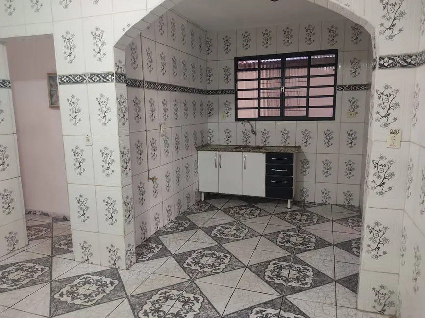 Foto 8 de Casa com 6 quartos à venda, 180m2 em Residencial Sítio Santo Antônio, Taubate - SP