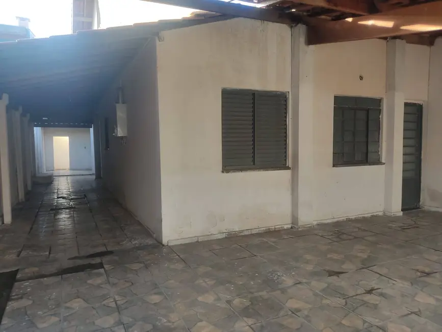 Foto 1 de Casa com 6 quartos à venda, 180m2 em Residencial Sítio Santo Antônio, Taubate - SP