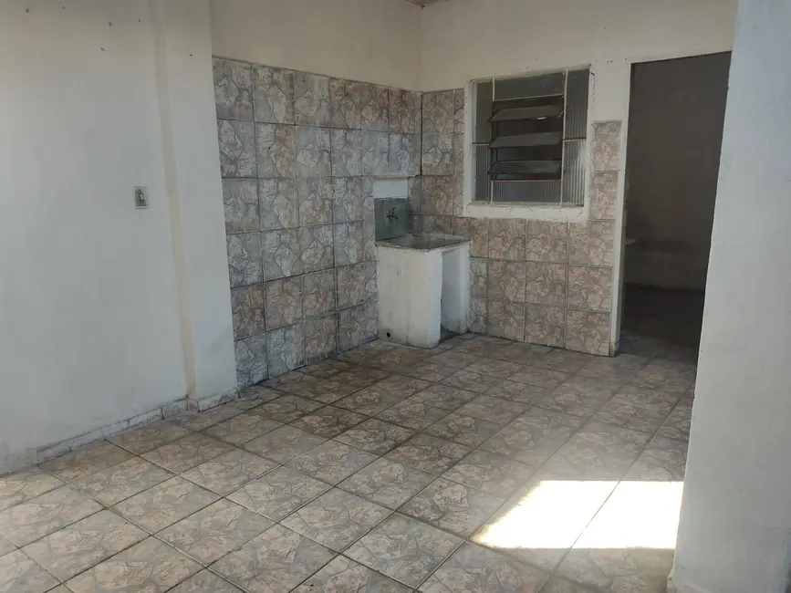 Foto 4 de Casa com 6 quartos à venda, 180m2 em Residencial Sítio Santo Antônio, Taubate - SP