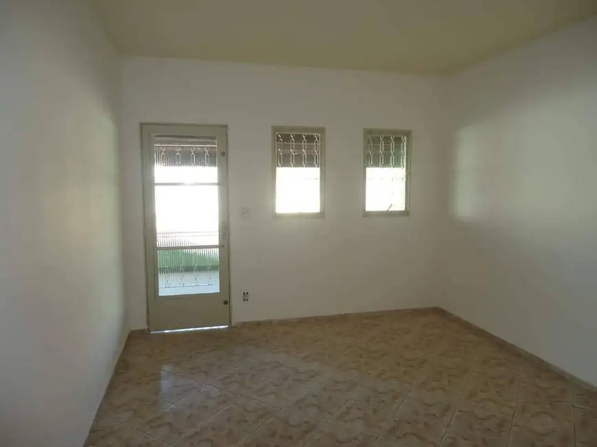 Foto 6 de Casa com 2 quartos à venda, 150m2 em Tremembe - SP