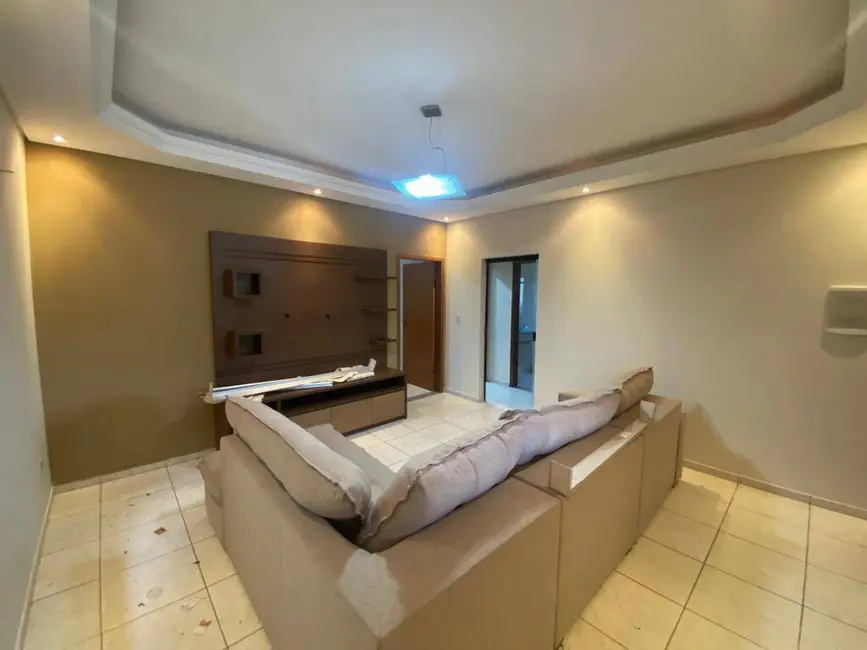 Foto 2 de Casa com 3 quartos à venda, 250m2 em Vila Prosperidade, Taubate - SP