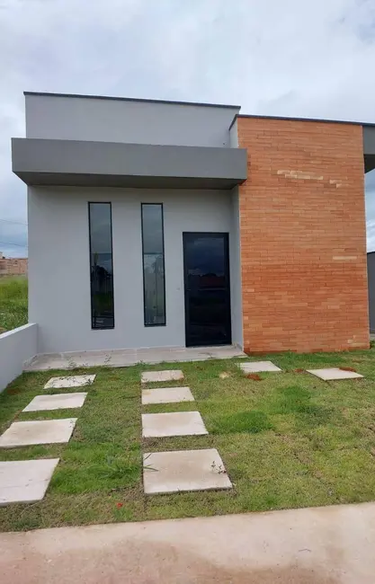 Foto 1 de Casa com 2 quartos à venda, 150m2 em Morada dos Nobres, Taubate - SP