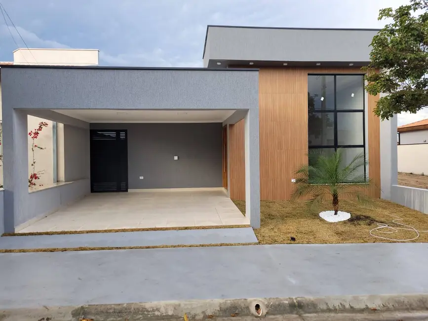 Foto 1 de Casa com 3 quartos à venda, 165m2 em Chácara do Visconde, Taubate - SP