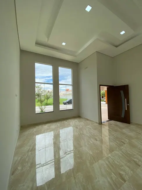 Foto 1 de Casa com 3 quartos à venda, 259m2 em Tremembe - SP