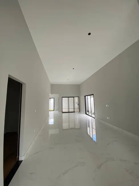 Foto 4 de Casa com 3 quartos à venda, 300m2 em Piracangaguá, Taubate - SP