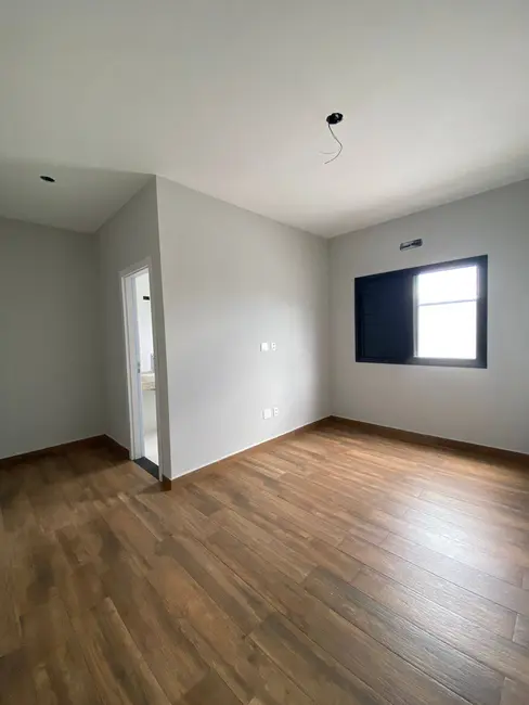 Foto 7 de Casa com 3 quartos à venda, 300m2 em Piracangaguá, Taubate - SP
