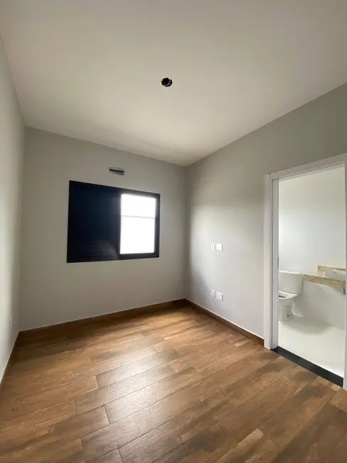 Foto 9 de Casa com 3 quartos à venda, 300m2 em Piracangaguá, Taubate - SP