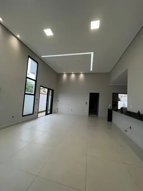 Foto 3 de Casa com 3 quartos à venda, 305m2 em Taubate - SP