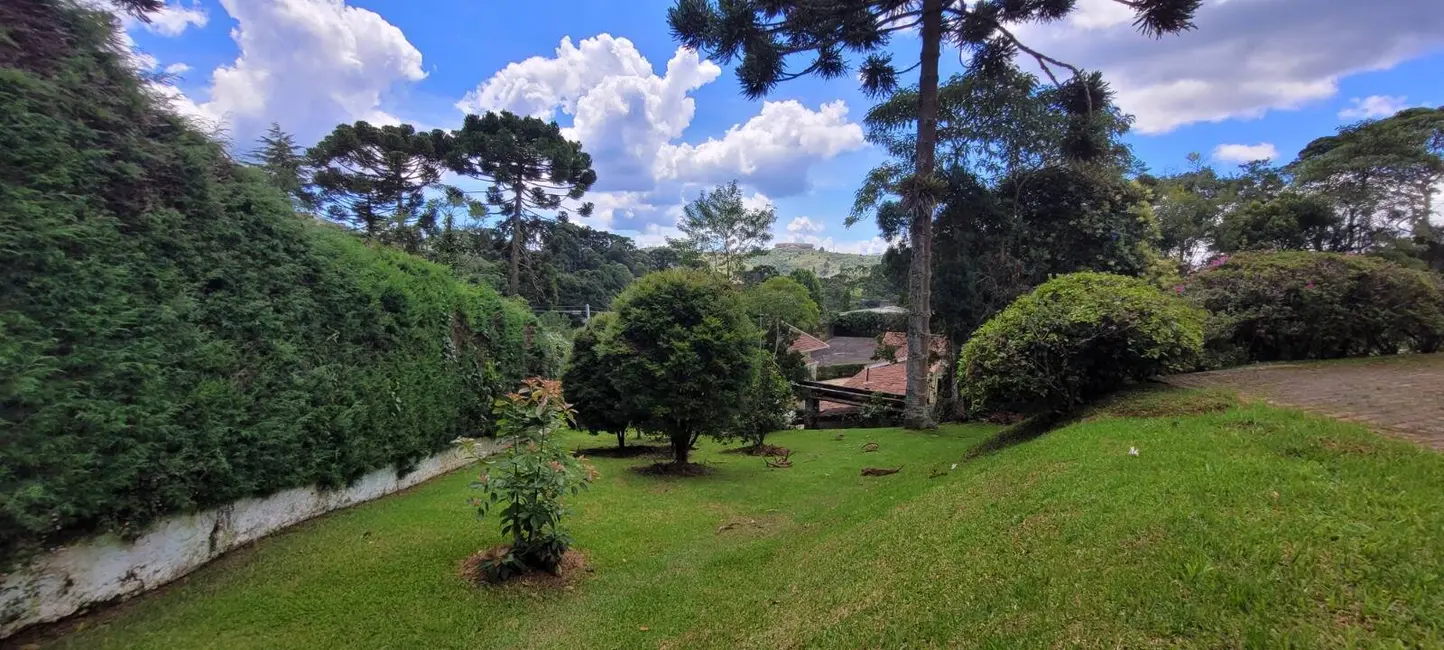 Casa com 3 quartos à venda, 1020m2 em Campos Do Jordao - SP - imagem 6 Foto 6 de Casa com 3 quartos à venda, 1020m2 em Campos Do Jordao - SP