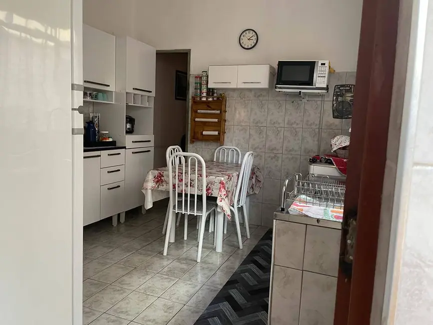 Foto 4 de Casa com 3 quartos à venda, 200m2 em Jardim Gurilândia, Taubate - SP