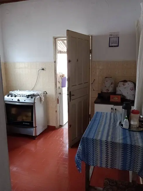 Foto 2 de Casa com 1 quarto à venda, 250m2 em Jardim Ana Emilia, Taubate - SP