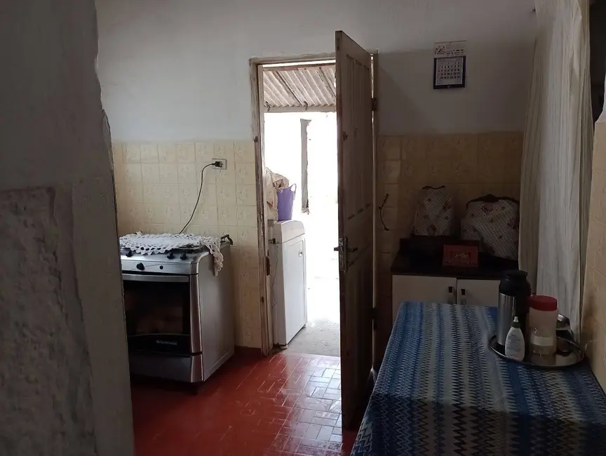 Foto 3 de Casa com 1 quarto à venda, 250m2 em Jardim Ana Emilia, Taubate - SP