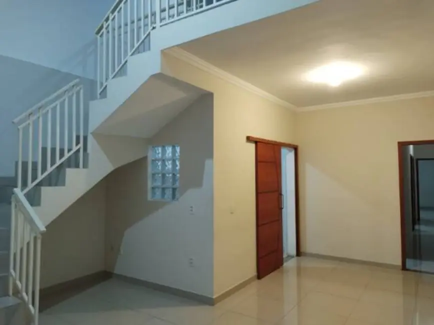 Foto 1 de Sobrado com 2 quartos à venda, 125m2 em Granja Daniel, Taubate - SP