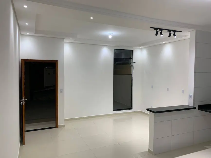 Foto 5 de Casa com 2 quartos à venda, 125m2 em Residencial Estoril, Taubate - SP