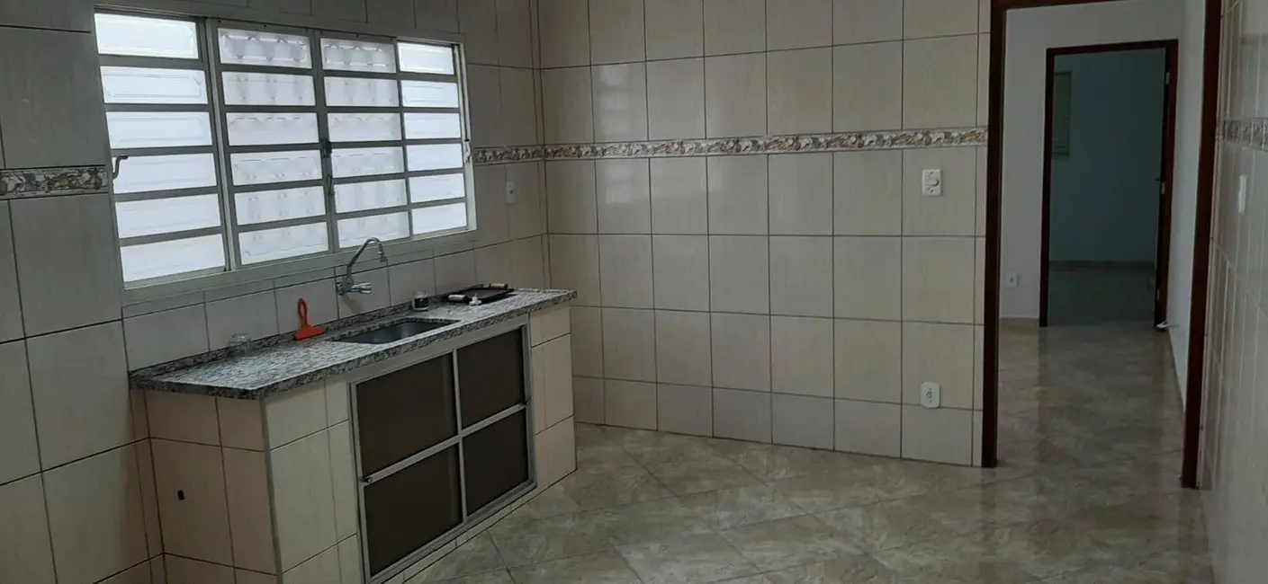 Foto 6 de Casa com 2 quartos à venda, 125m2 em Esplanada Santa Terezinha, Taubate - SP