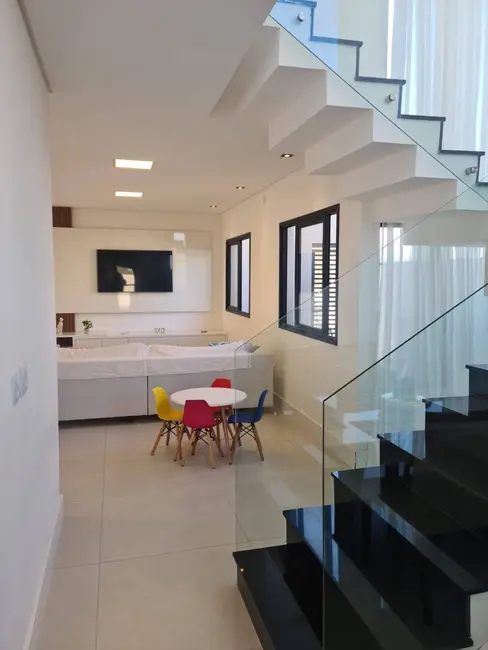 Foto 2 de Casa com 3 quartos à venda, 300m2 em Parque Residencial Maria Elmira, Cacapava - SP