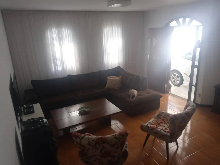 Foto 6 de Sobrado com 4 quartos à venda, 255m2 em Chácara do Visconde, Taubate - SP