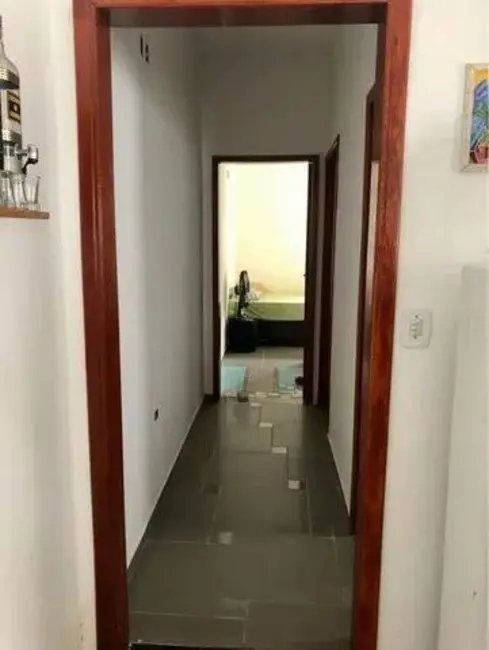 Foto 4 de Casa com 2 quartos à venda, 125m2 em Residencial Estoril, Taubate - SP