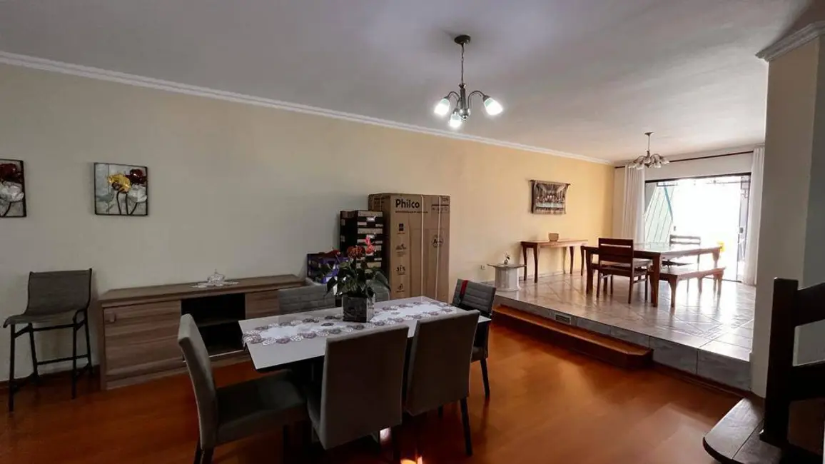 Foto 2 de Sobrado com 3 quartos à venda, 333m2 em Jardim das Nações, Taubate - SP