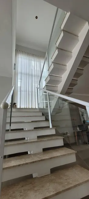 Foto 7 de Casa com 3 quartos à venda, 300m2 em Tremembe - SP