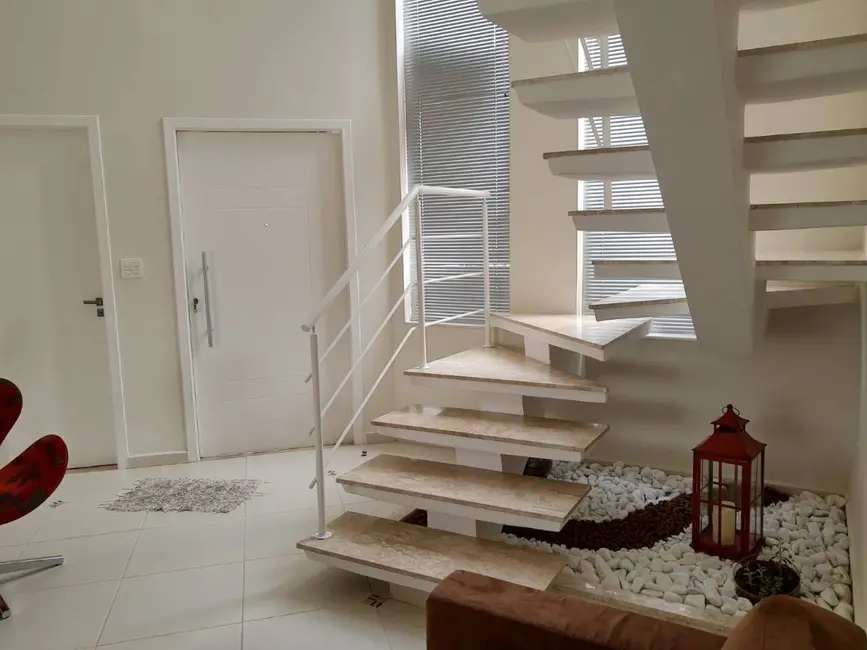 Casa com 3 quartos à venda, 275m2 em Tremembe - SP - imagem 5 Foto 5 de Casa com 3 quartos à venda, 275m2 em Tremembe - SP