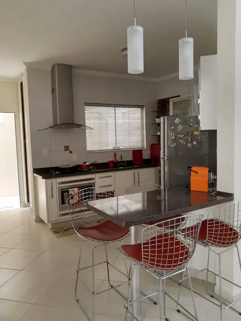 Casa com 3 quartos à venda, 275m2 em Tremembe - SP - imagem 8 Foto 8 de Casa com 3 quartos à venda, 275m2 em Tremembe - SP