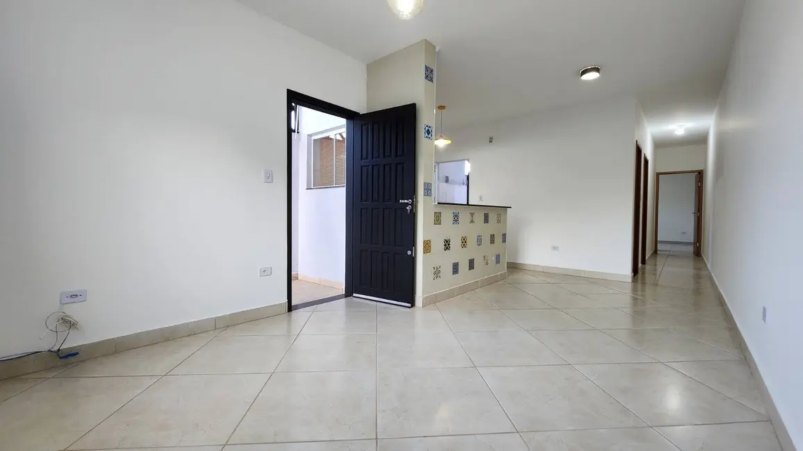 Foto 2 de Casa com 2 quartos à venda, 125m2 em Residencial Estoril, Taubate - SP
