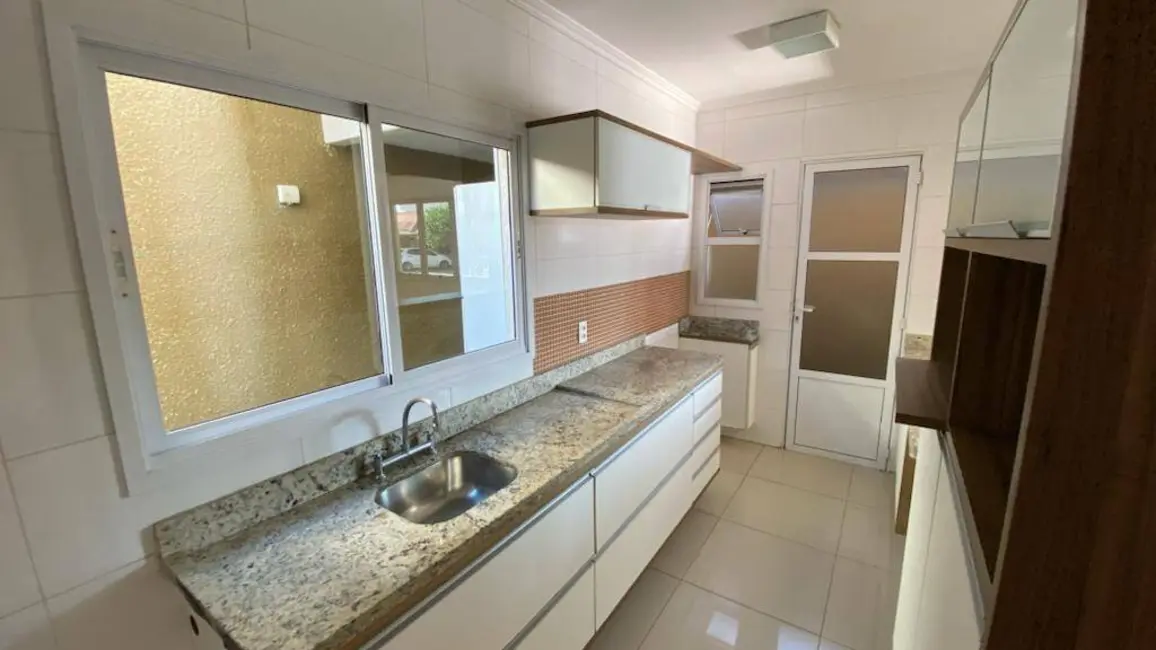 Foto 2 de Casa com 3 quartos à venda, 224m2 em Parque Paduan, Taubate - SP