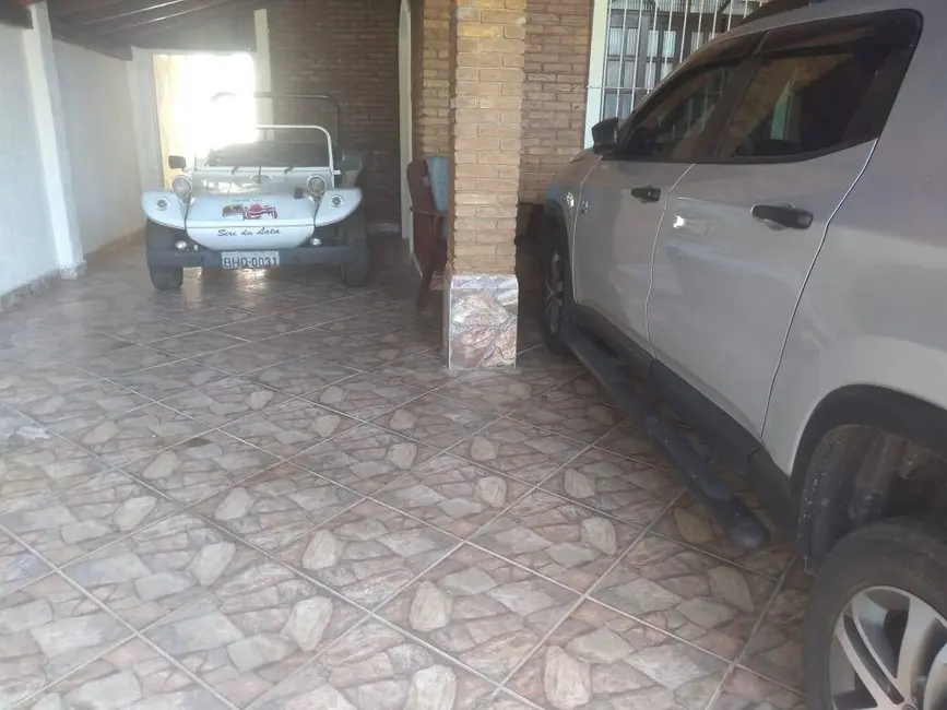 Foto 2 de Casa com 4 quartos à venda, 384m2 em Ubatuba - SP