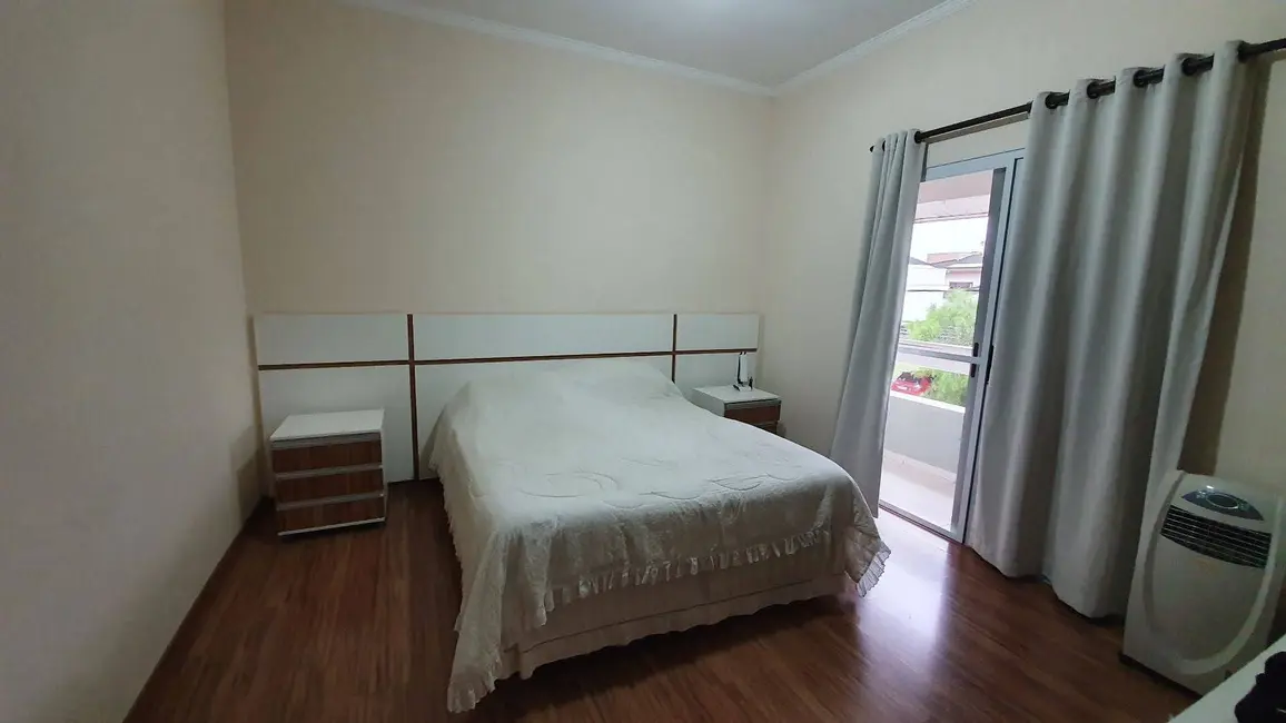 Foto 7 de Casa com 3 quartos à venda, 300m2 em Tremembe - SP