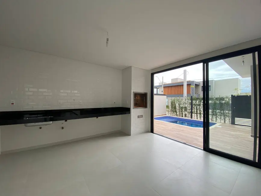 Foto 2 de Casa com 3 quartos à venda, 329m2 em Residencial Ouroville, Taubate - SP