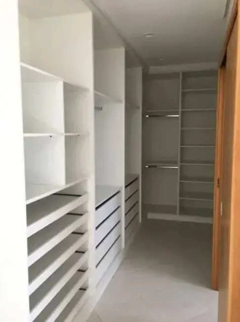 Foto 9 de Apartamento com 4 quartos para alugar, 235m2 em Jardim das Nações, Taubate - SP