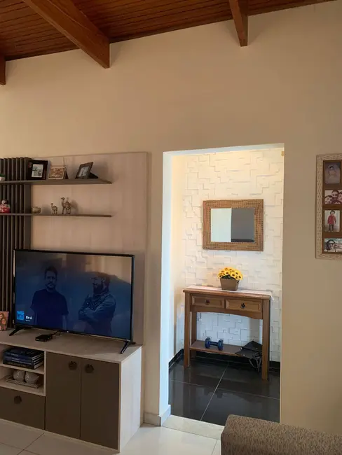 Foto 4 de Casa com 4 quartos à venda, 300m2 em Residencial Portal da Mantiqueira, Taubate - SP